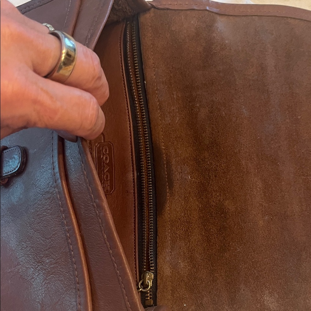 Vintage NYC 1980’sCoach Brown Leather Crossbody Riding Bag original papers & tag - Picture 8 of 16